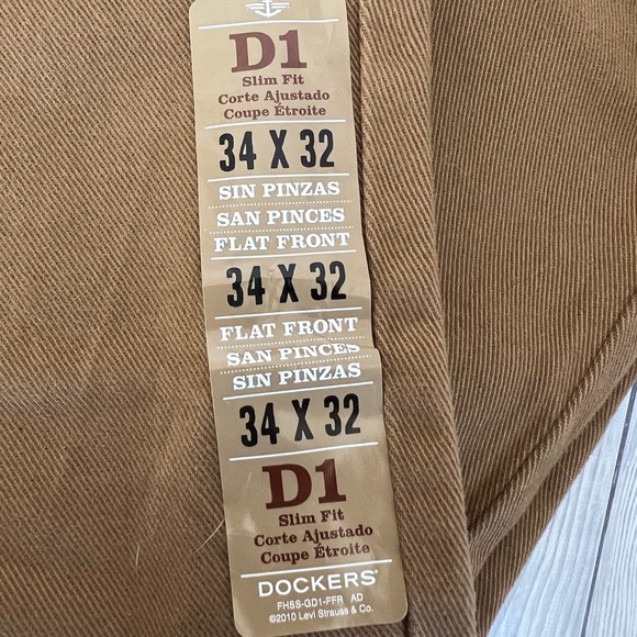 Dockers D1 Slim Fit Mens Chinos Trousers Tan W34 L32 Flat Front Zip Fly NEW - Picture 4 of 9